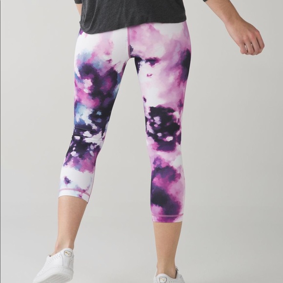 Lululemon Wunder Under Crop III
Blooming Pixie - Picture 8 of 8